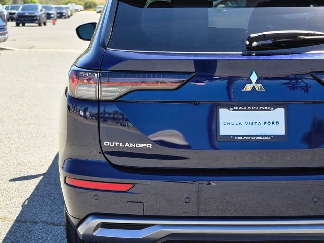 Used 2025 Mitsubishi Outlander SE FWD image 9
