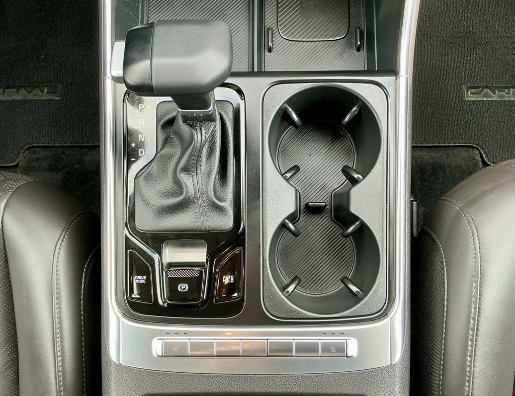 Used 2025 Kia Carnival EX image 35