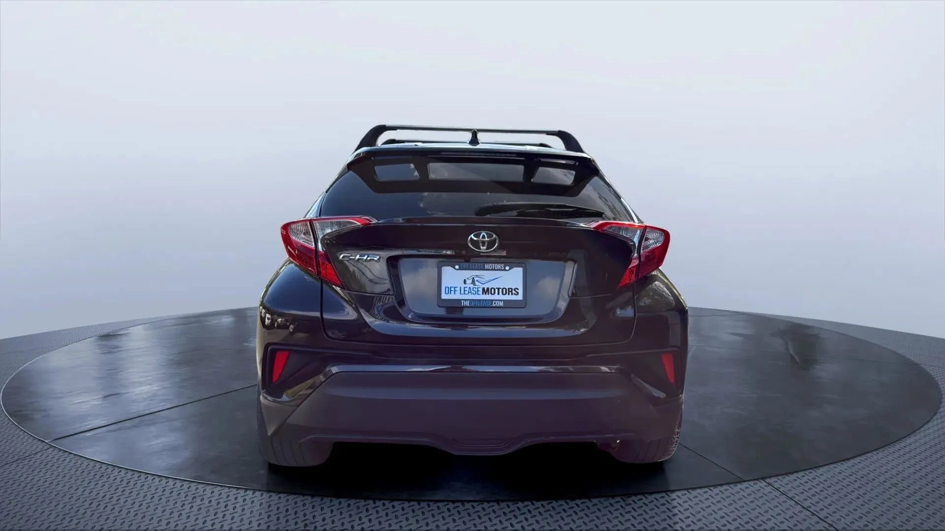 Used 2021 Toyota C-HR LE image 4