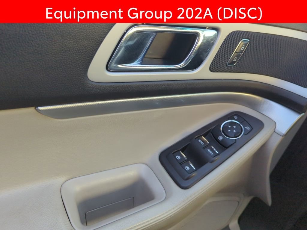 Used 2015 Ford Explorer XLT w/ Equipment Group 202A image 8