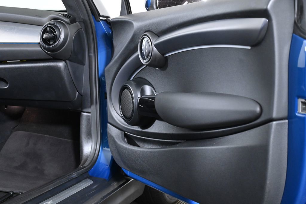 Certified 2024 MINI Cooper image 28