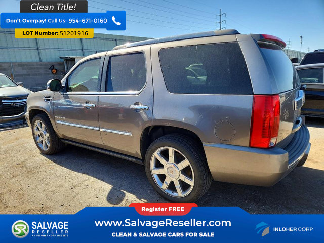 Used 2013 Cadillac Escalade Luxury AWD/4WD image 3