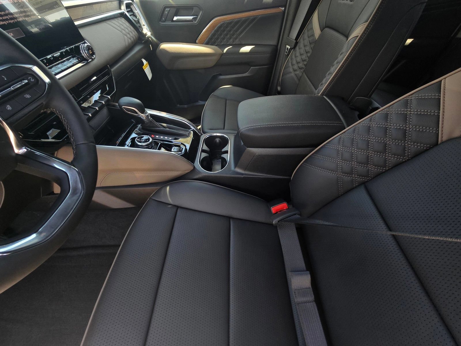 New 2026 GMC Canyon Denali AWD/4WD image 14