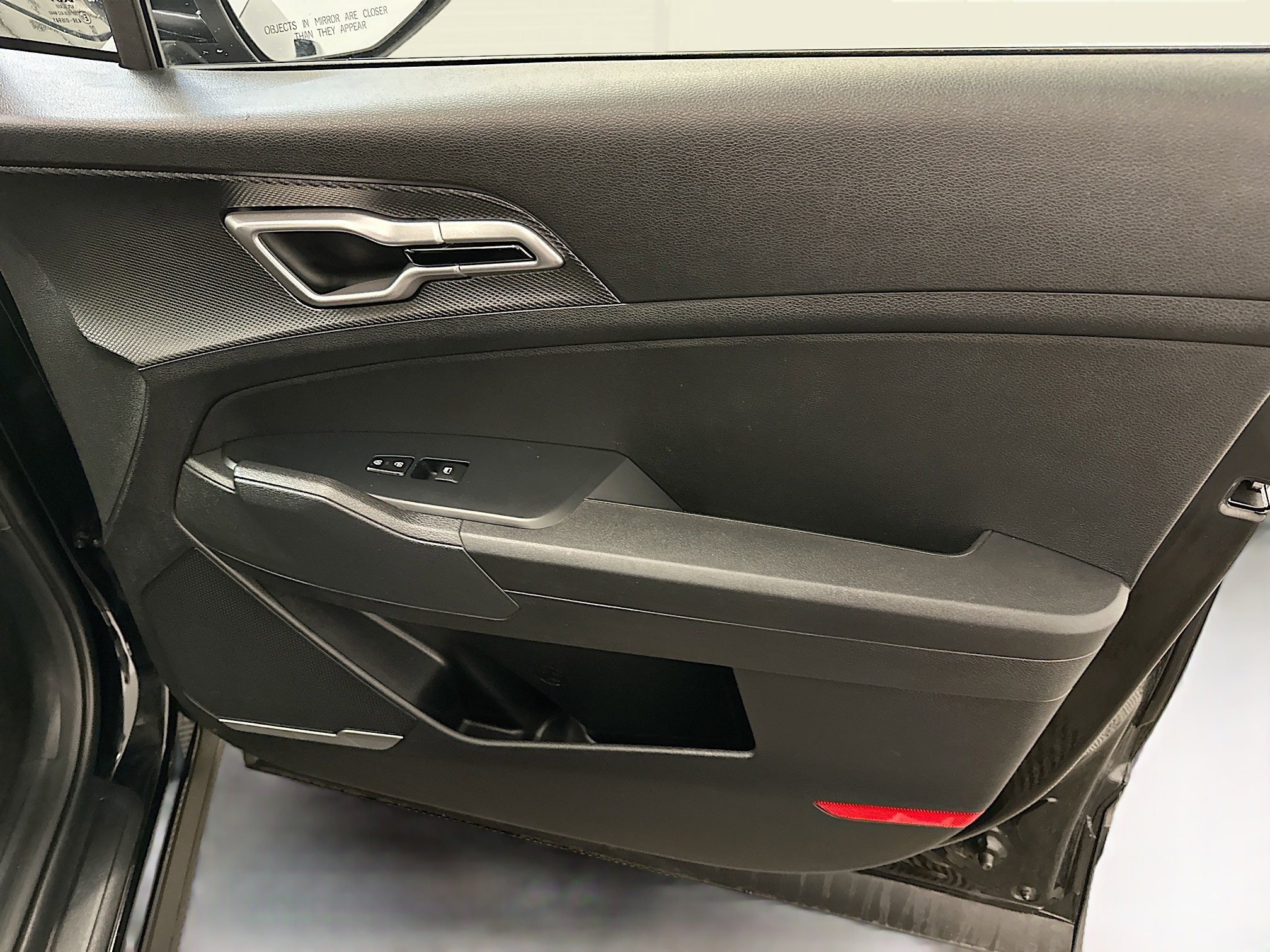 Used 2025 Kia Sportage LX image 32