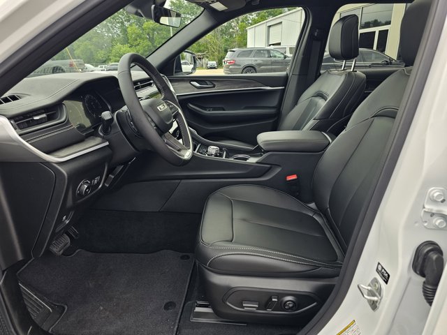 New 2026 Jeep Grand Cherokee Limited w/ Limited Altitude Package RWD image 33