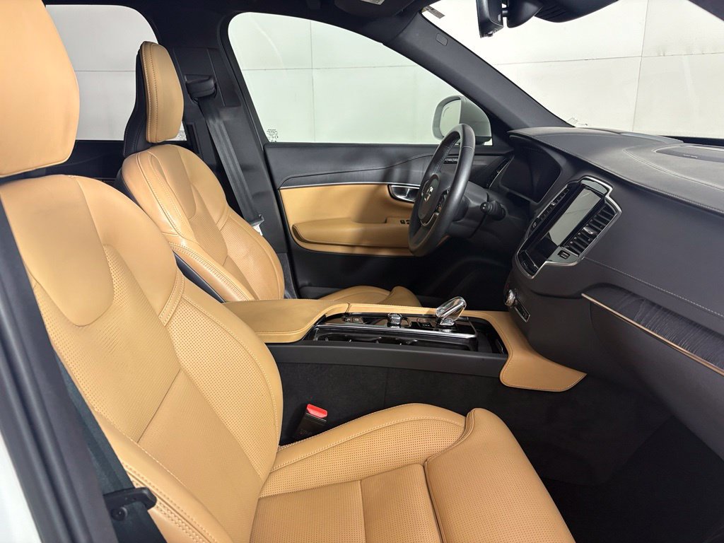Used 2024 Volvo XC90 B6 Ultimate AWD/4WD image 14