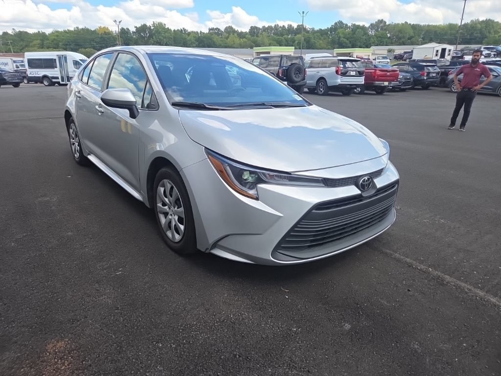 Used 2025 Toyota Corolla LE FWD image 17