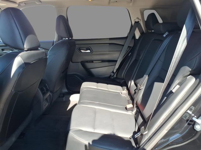 Used 2025 Nissan Rogue SV w/ SV Premium Package image 5