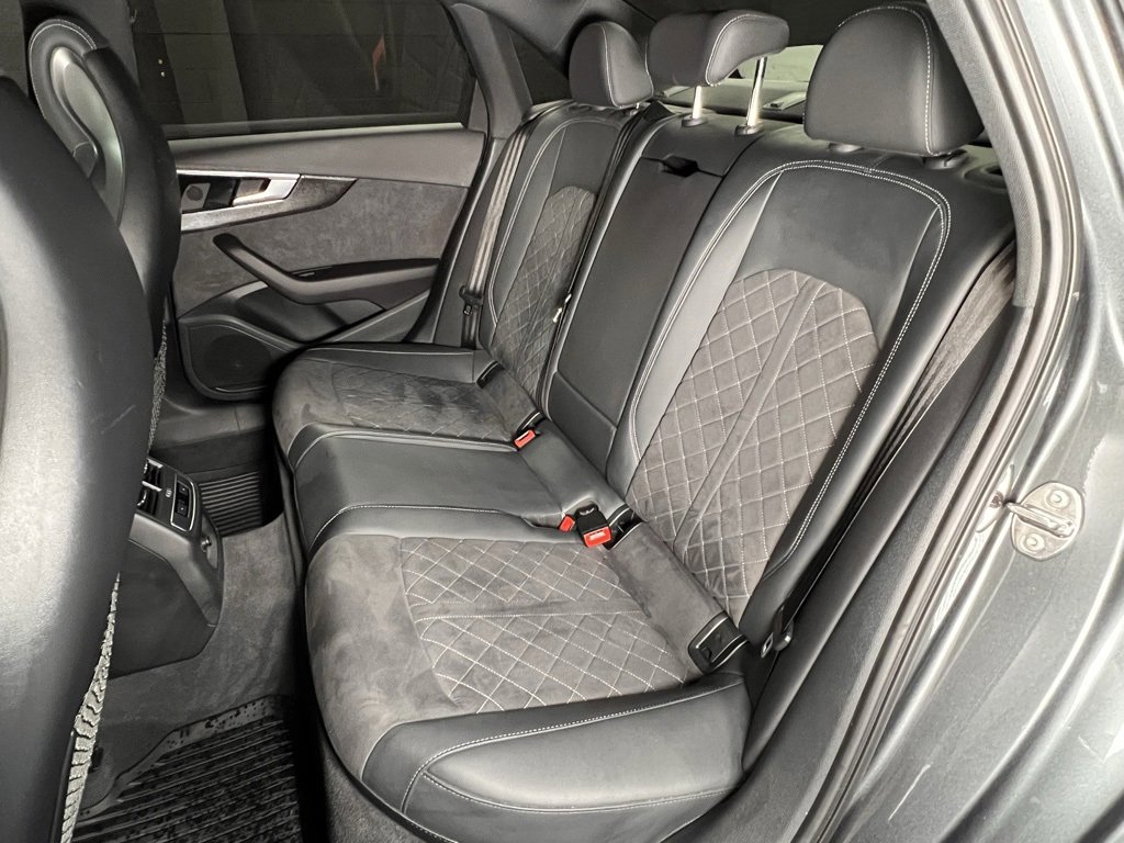 Used 2023 Audi S4 Premium w/ Convenience Package image 17