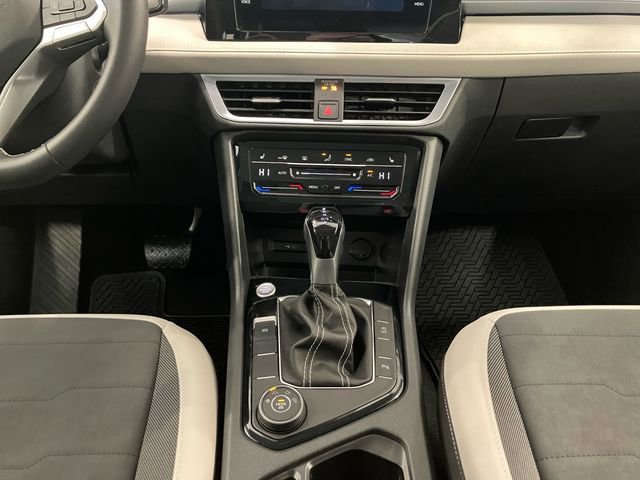 New 2026 Volkswagen Taos SE image 11