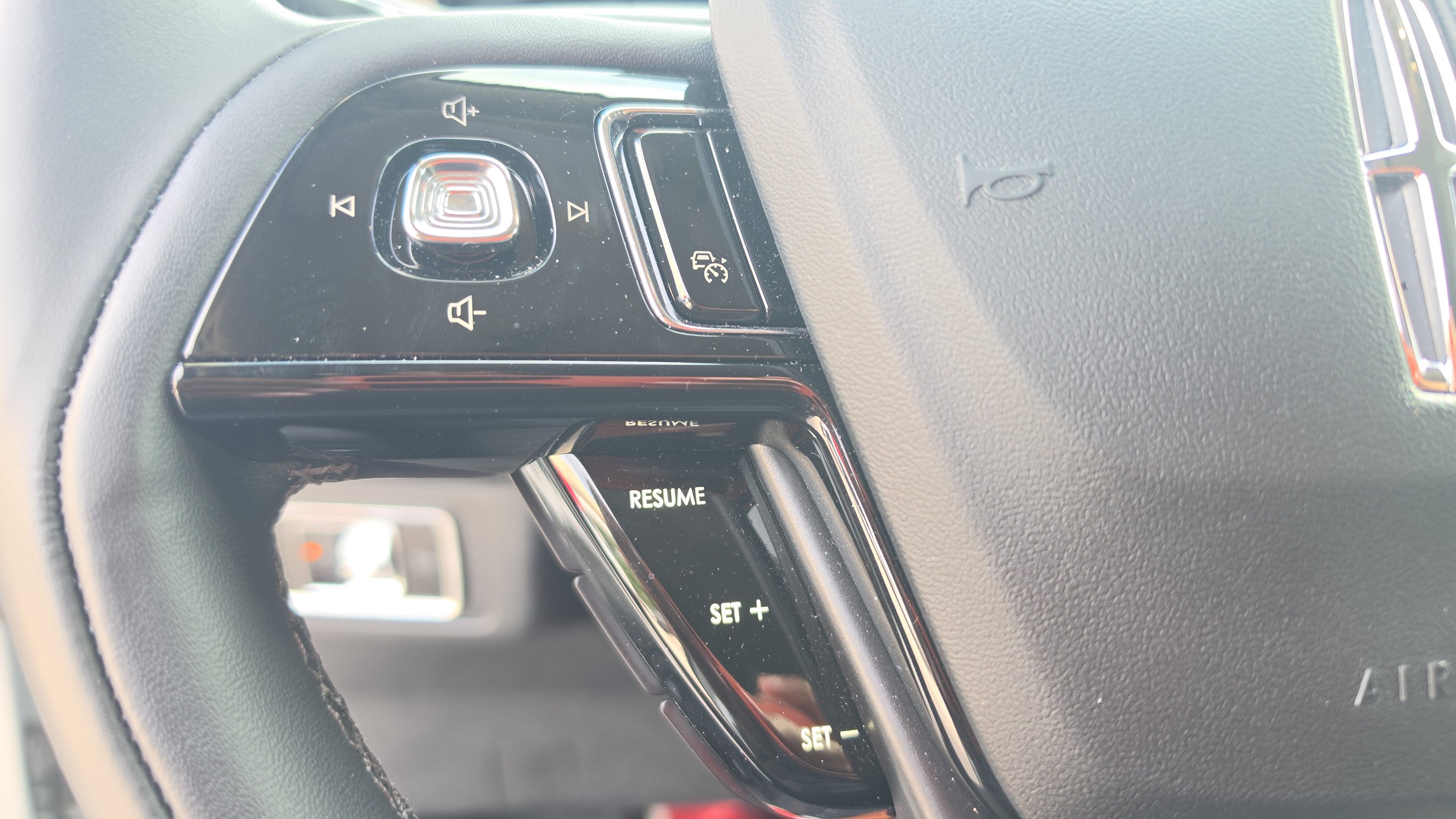 New 2026 Lincoln Corsair Reserve FWD image 12