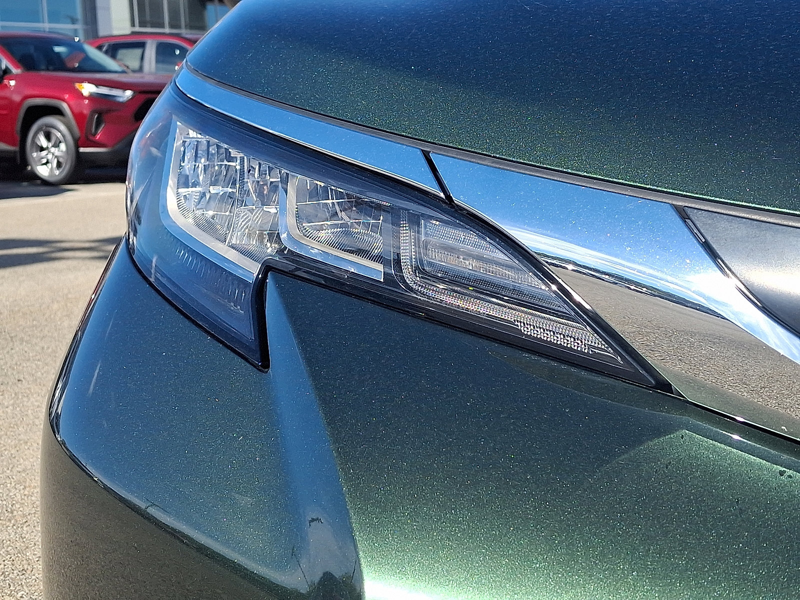 Used 2023 Toyota Sienna XLE image 9