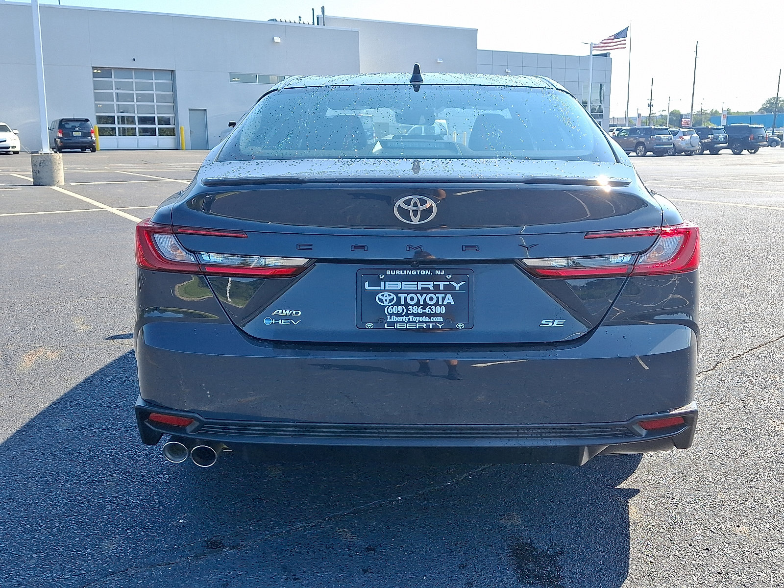 Used 2025 Toyota Camry SE image 5
