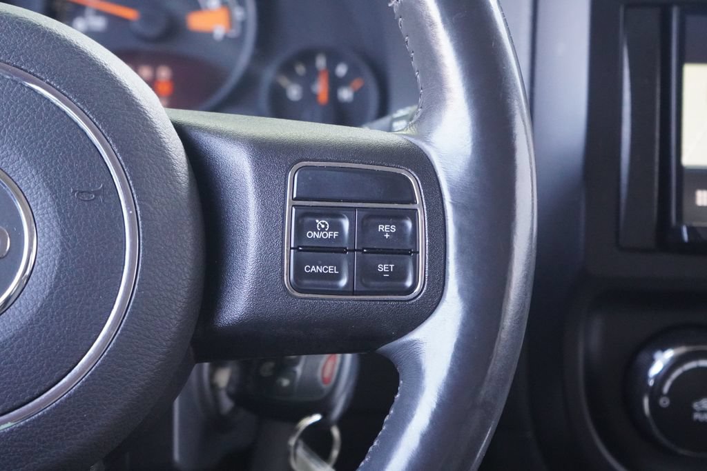 Used 2014 Jeep Patriot Latitude w/ Sun/Sound Group AWD/4WD image 16