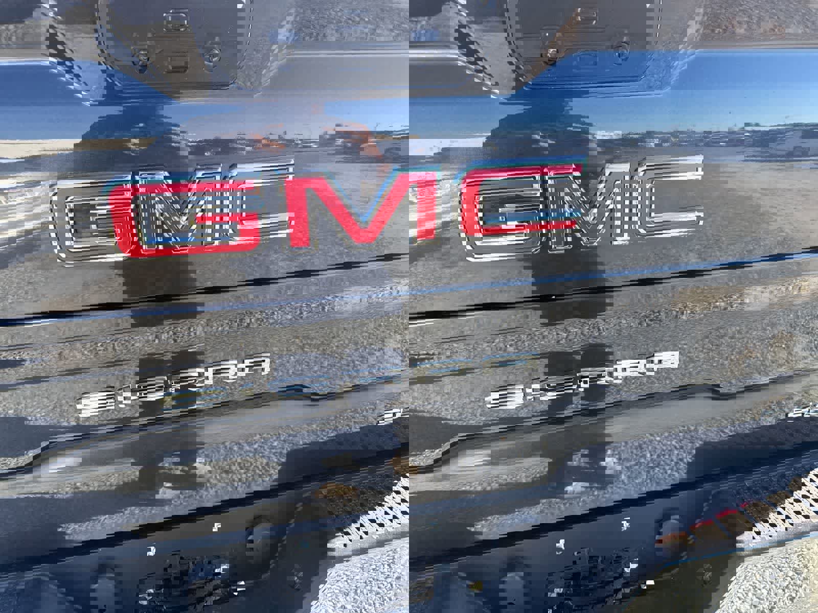 Used 2025 GMC Sierra 1500 SLT image 15