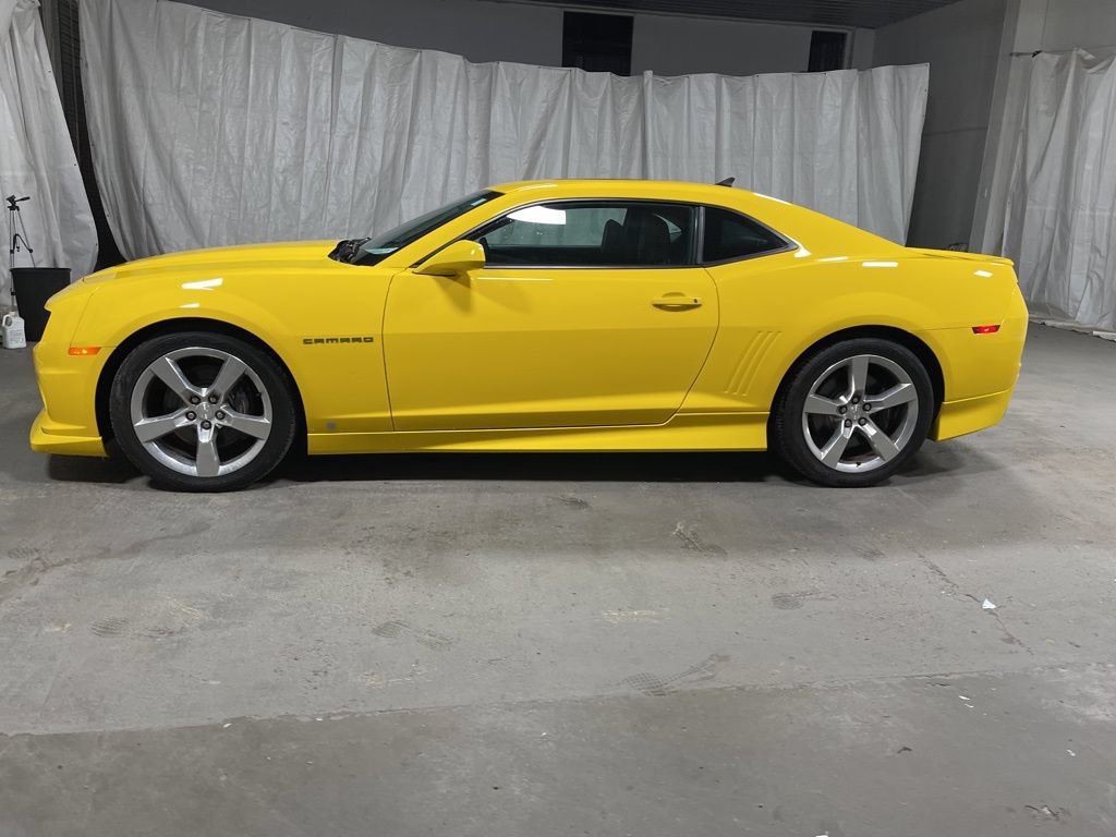 Used 2010 Chevrolet Camaro SS w/ LPO, Ground Effects Package RWD image 4