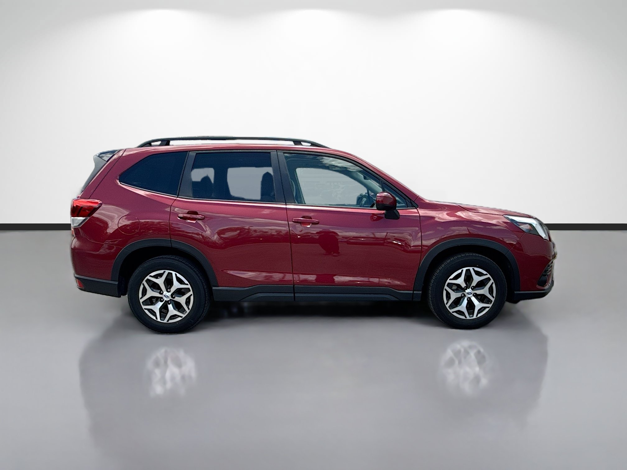 Used 2024 Subaru Forester Premium AWD/4WD image 2