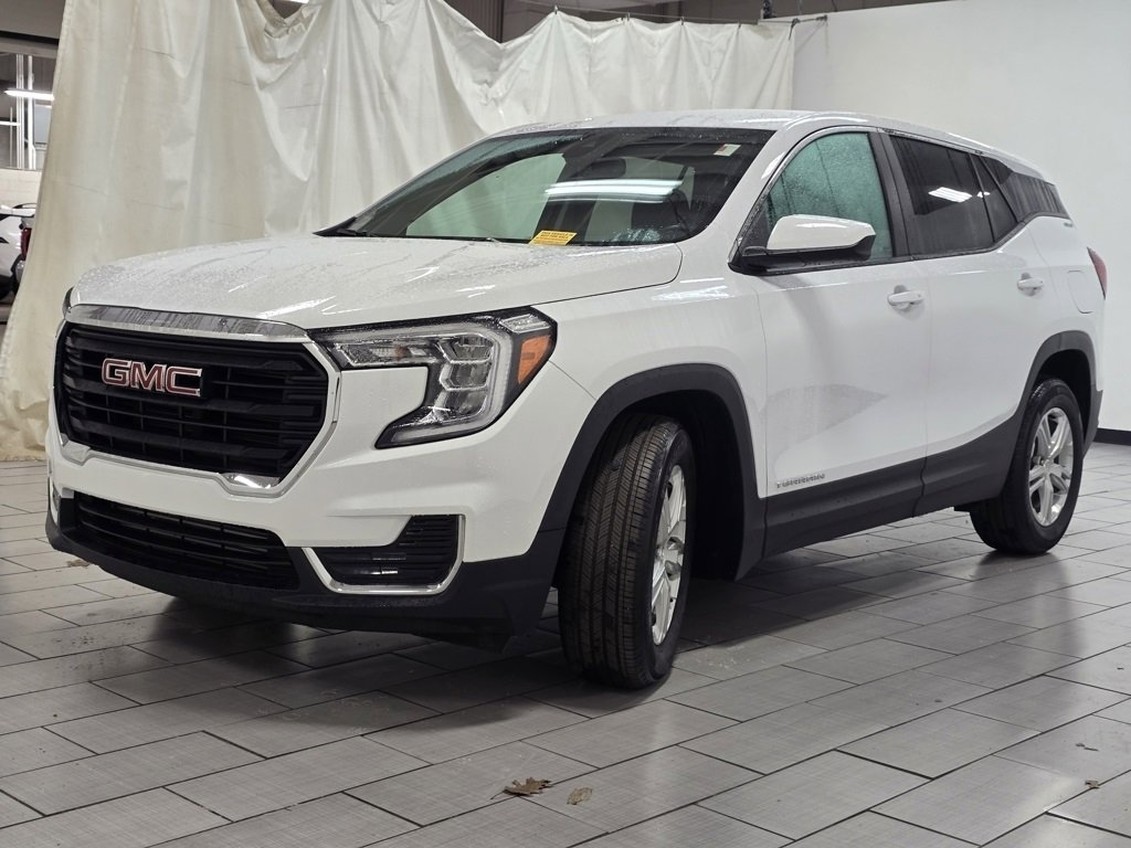 Used 2023 GMC Terrain SLE image 10