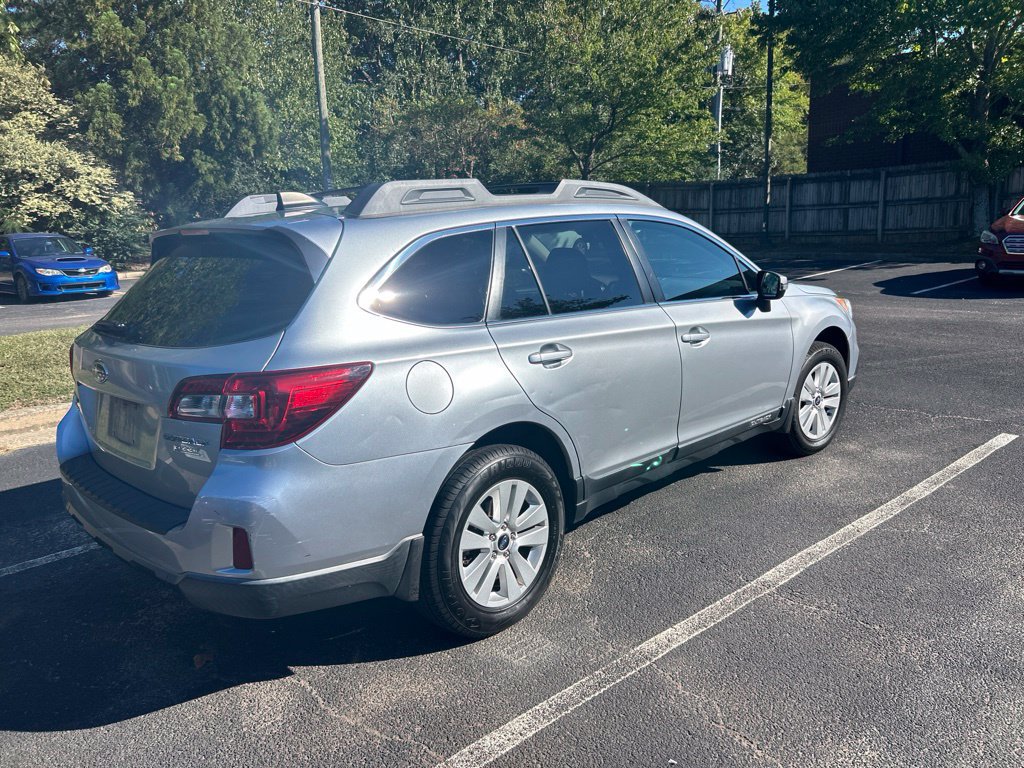 Used 2017 Subaru Outback 2.5i Premium AWD/4WD image 3