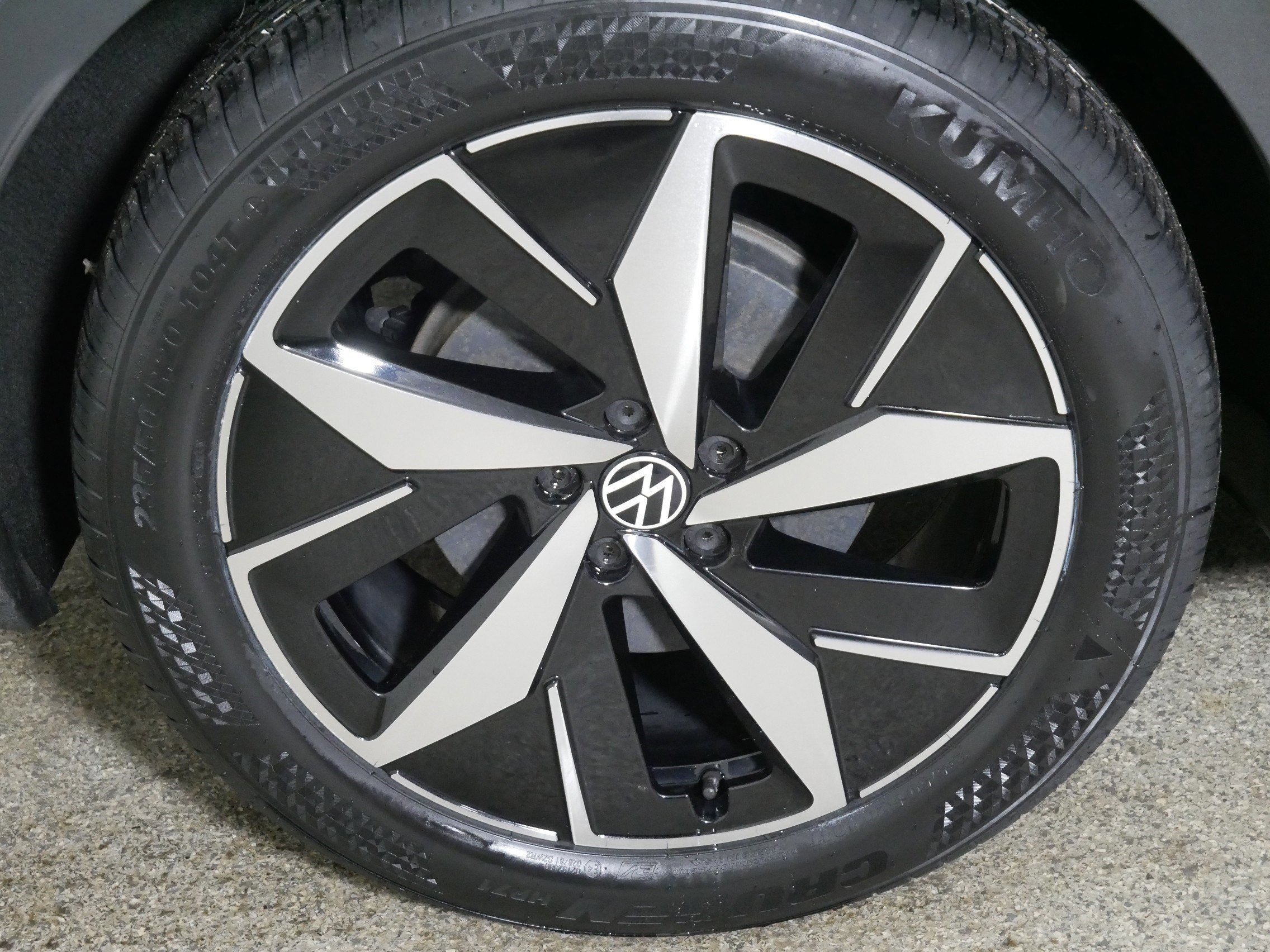 Used 2023 Volkswagen ID.4 S image 15