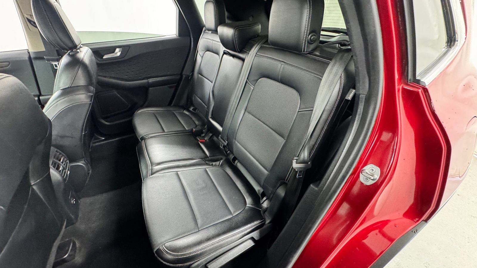 Used 2020 Ford Escape Titanium AWD/4WD image 12