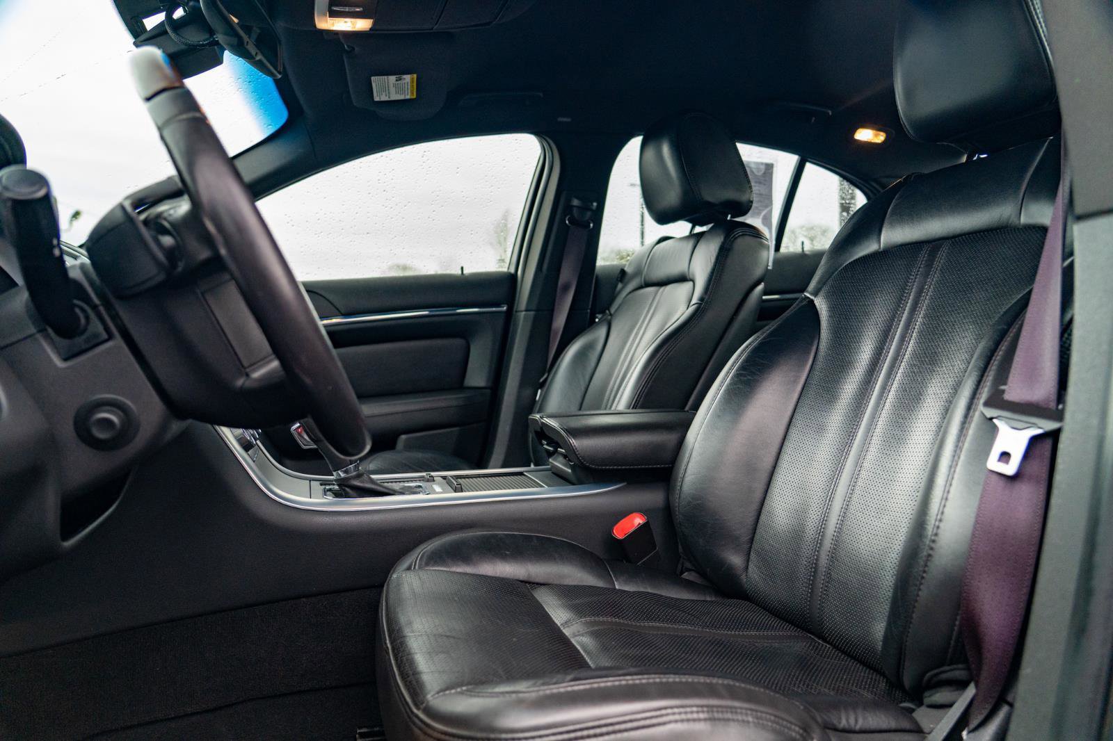 Used 2010 Lincoln MKS image 14