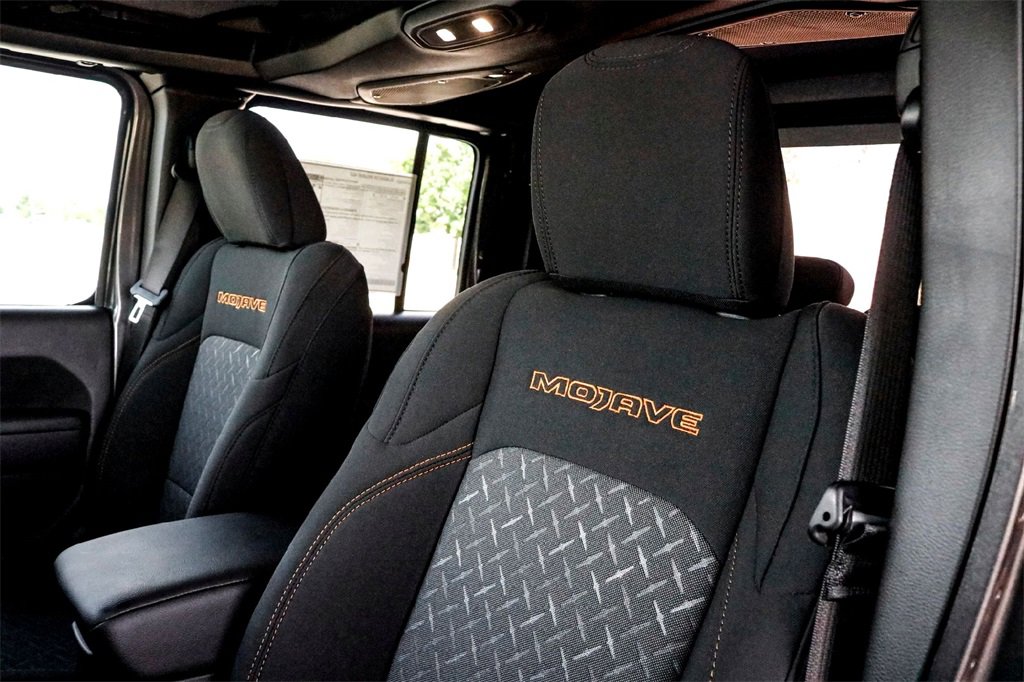 New 2025 Jeep Gladiator Mojave w/ Safety Group image 9