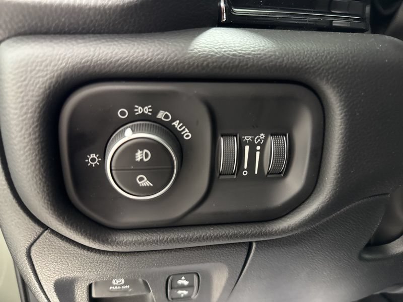 New 2026 RAM 1500 Laramie AWD/4WD image 26
