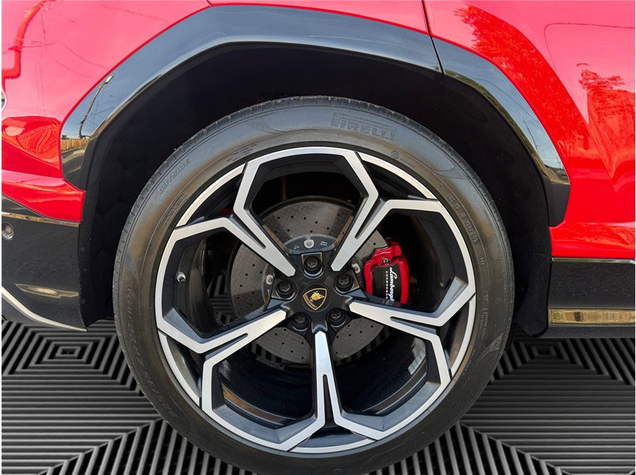 Used 2019 Lamborghini Urus AWD/4WD image 14