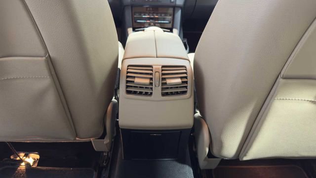 Used 2010 Mercedes-Benz E 350 Sedan image 18