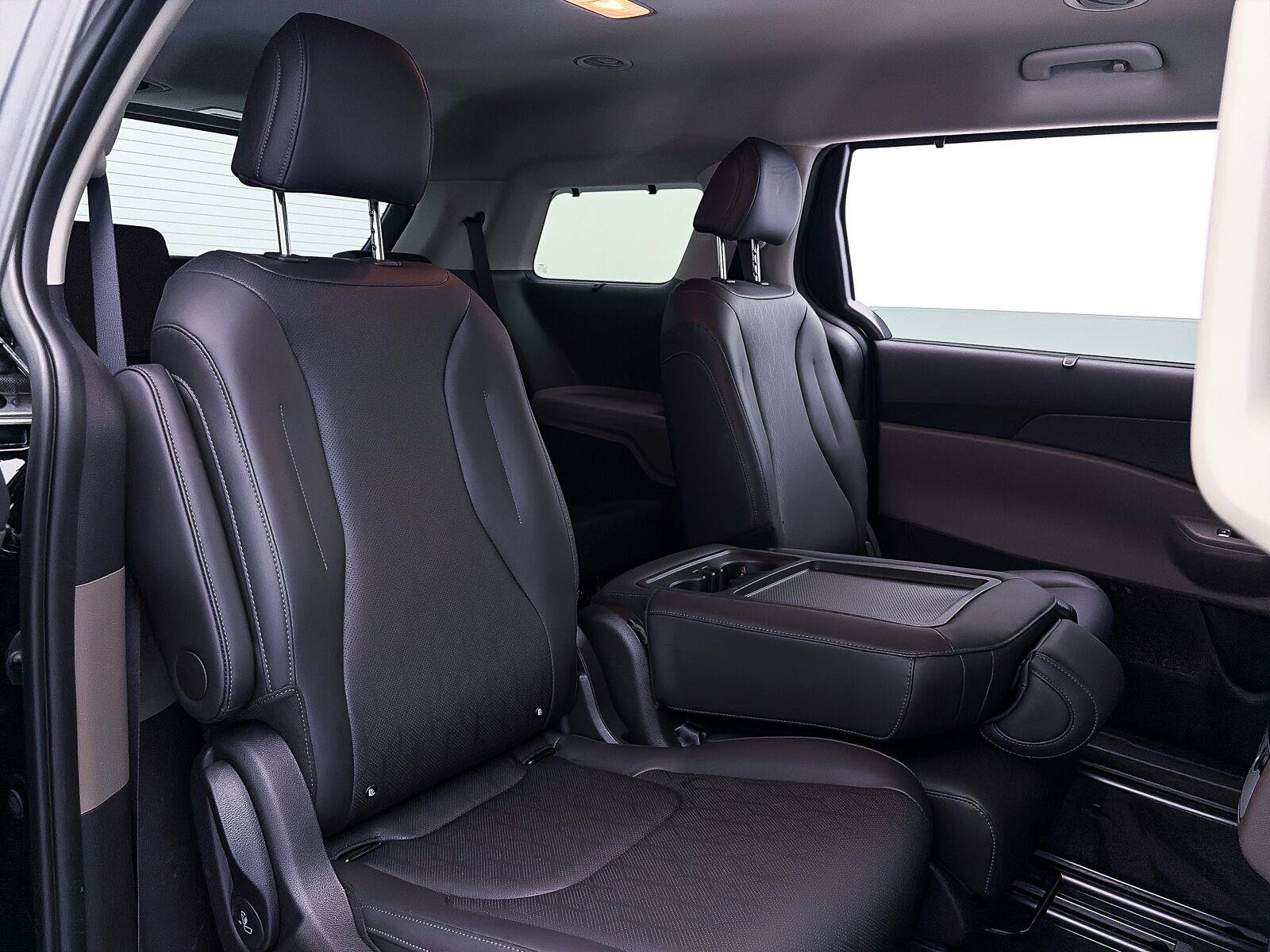 Used 2026 Kia Carnival EX FWD image 39