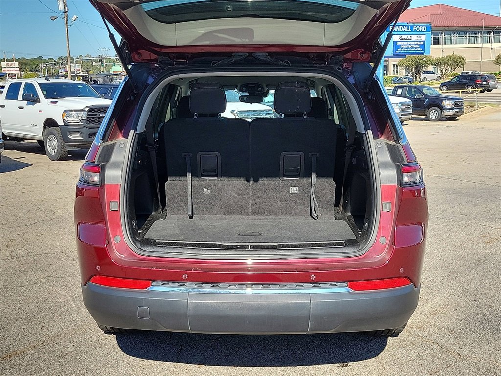 Used 2023 Jeep Grand Cherokee L Laredo image 7