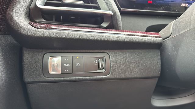 Used 2024 Chevrolet Traverse RS image 18