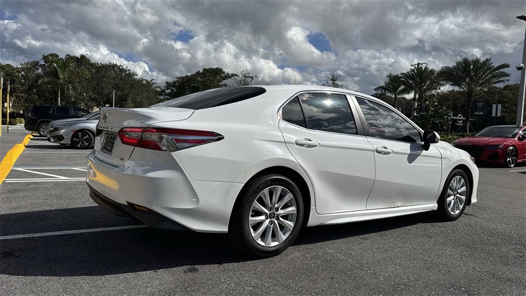 Used 2018 Toyota Camry LE image 25