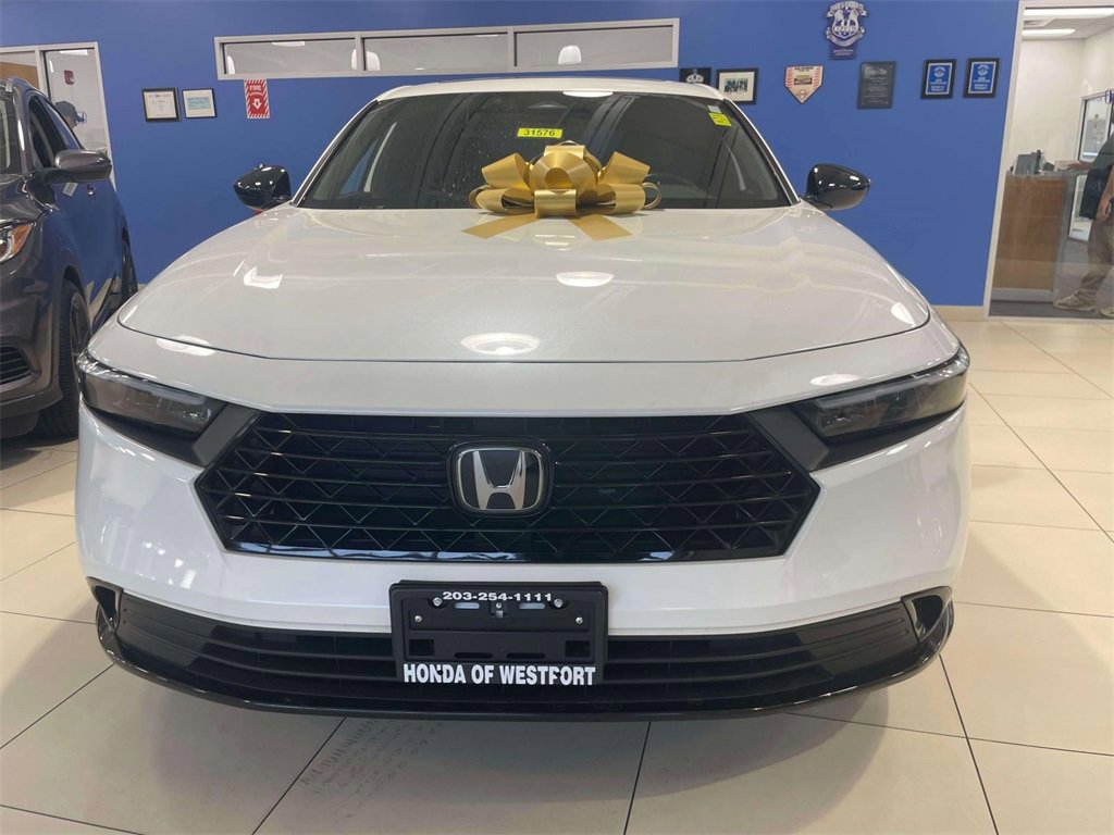 Used 2024 Honda Accord Sport image 2