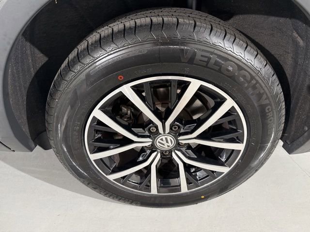 Used 2021 Volkswagen Tiguan SE w/ Panoramic Sunroof Package AWD/4WD image 7