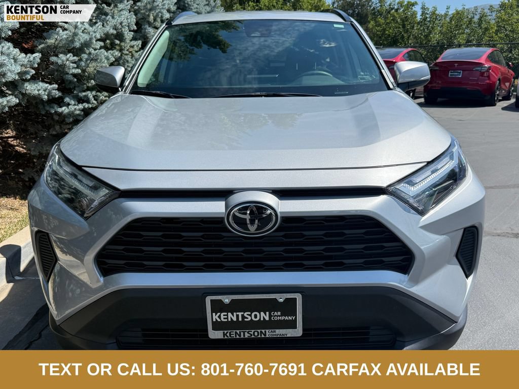 Used 2025 Toyota RAV4 XLE AWD/4WD image 2