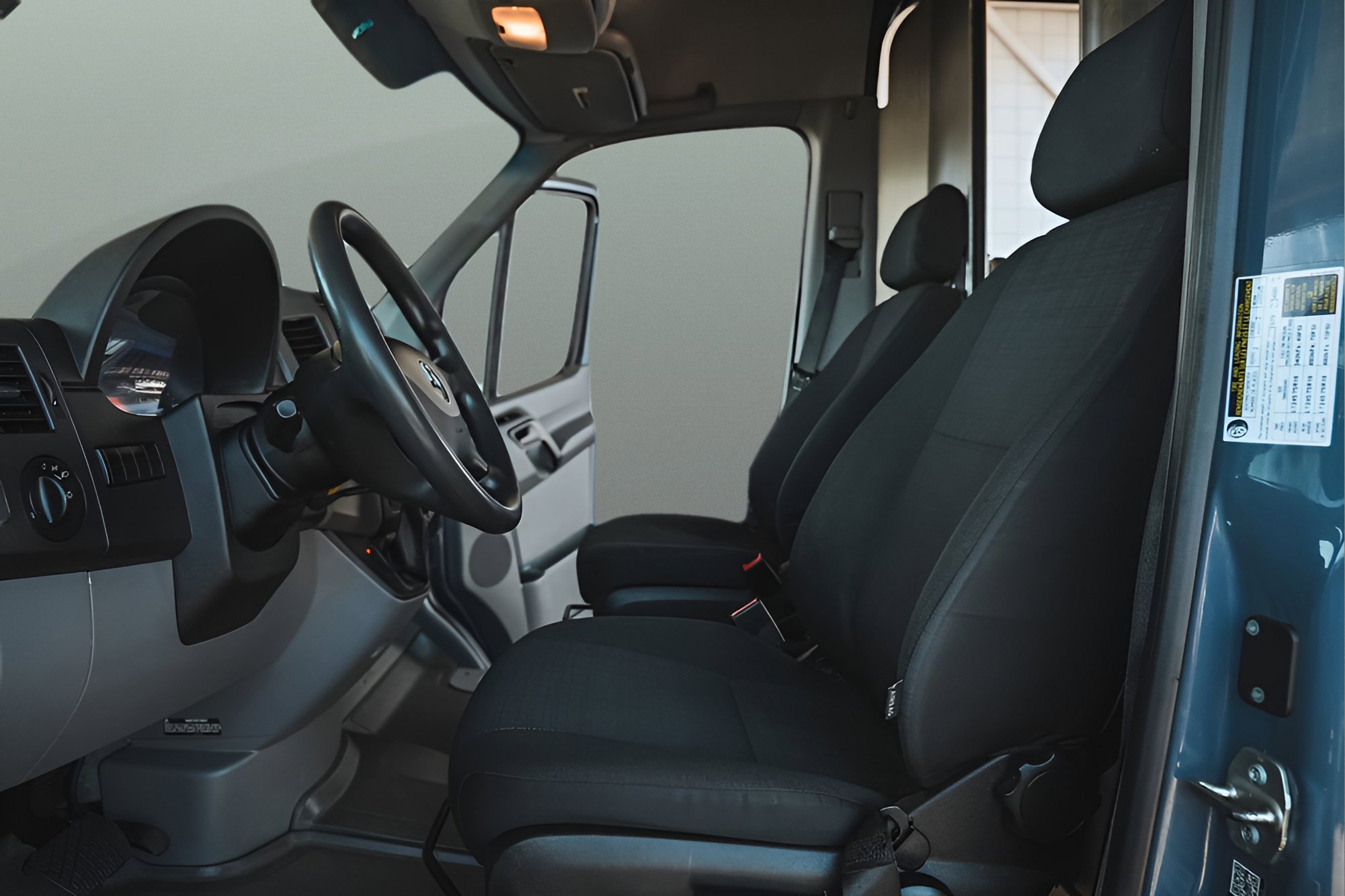 Used 2018 Mercedes-Benz Sprinter 2500 image 12