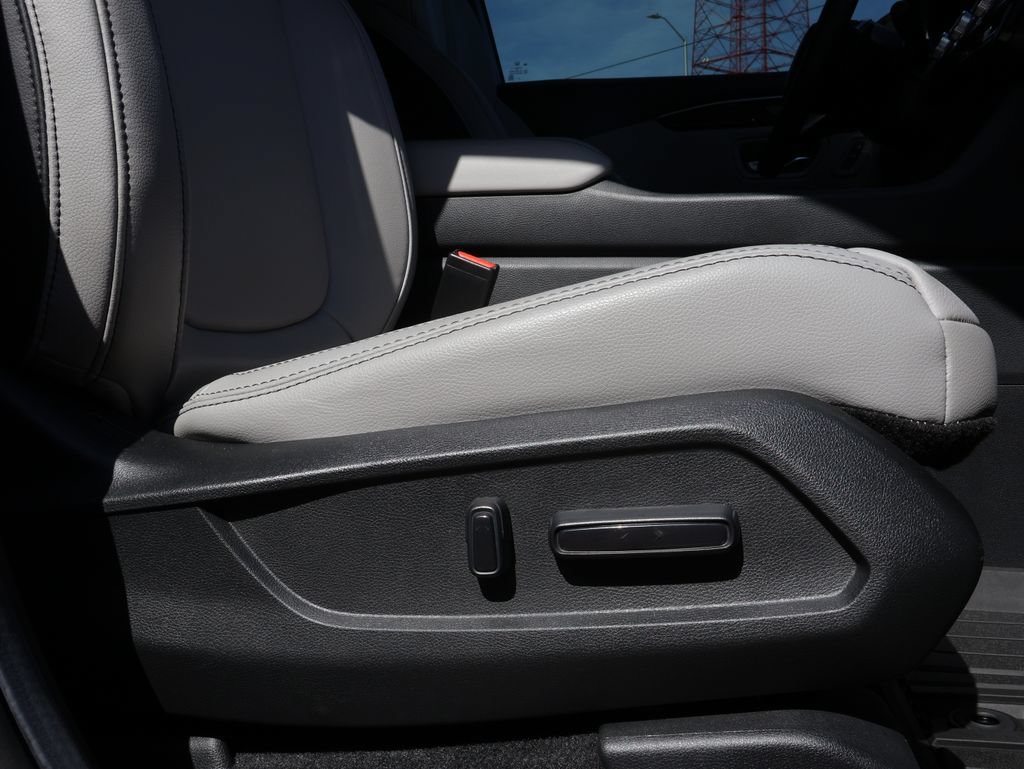 Used 2025 Honda Pilot EX-L image 8