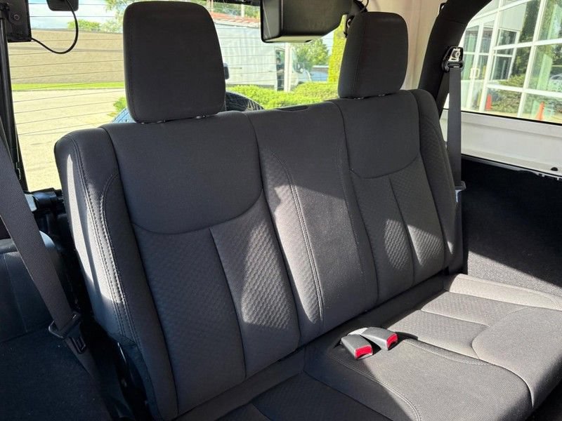 Used 2018 Jeep Wrangler Sport AWD/4WD image 12