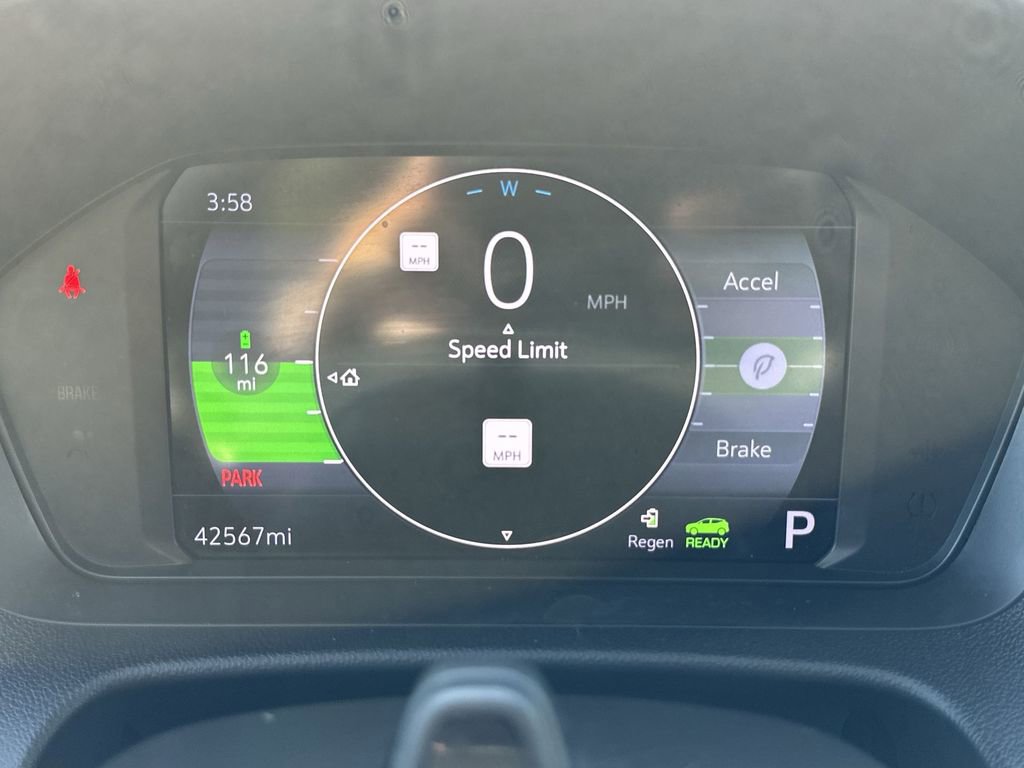 Used 2023 Chevrolet Bolt EUV Premier w/ Sun & Sound Package image 21