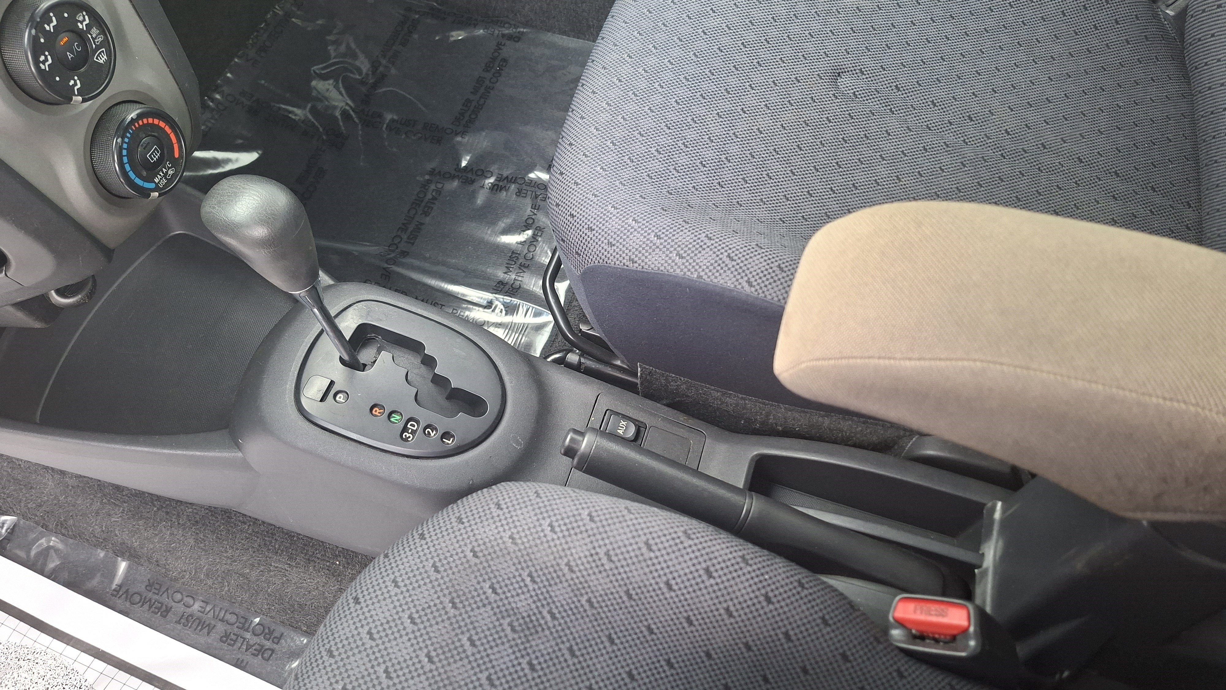 Used 2009 Toyota Yaris 2-Door Hatchback FWD image 14