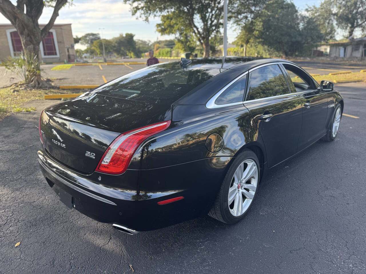 Used 2014 Jaguar XJ L Portfolio image 5