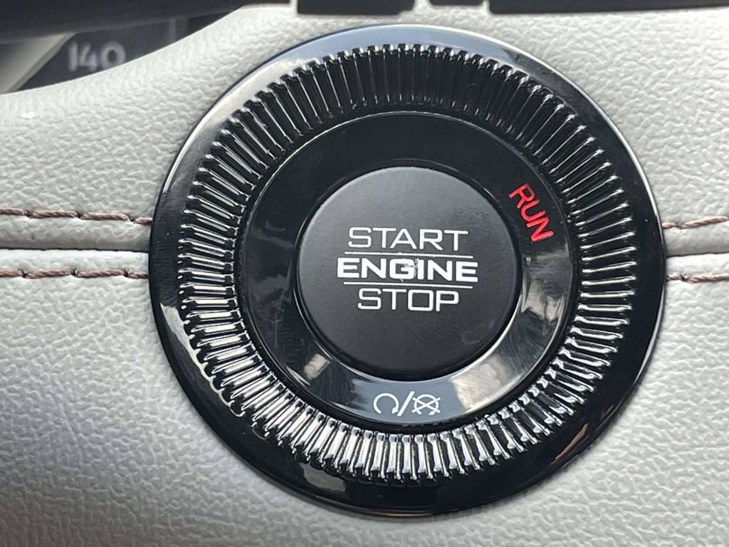Used 2025 Jeep Compass Limited AWD/4WD image 24