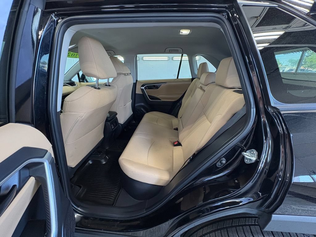 Used 2023 Toyota RAV4 LE AWD/4WD image 22