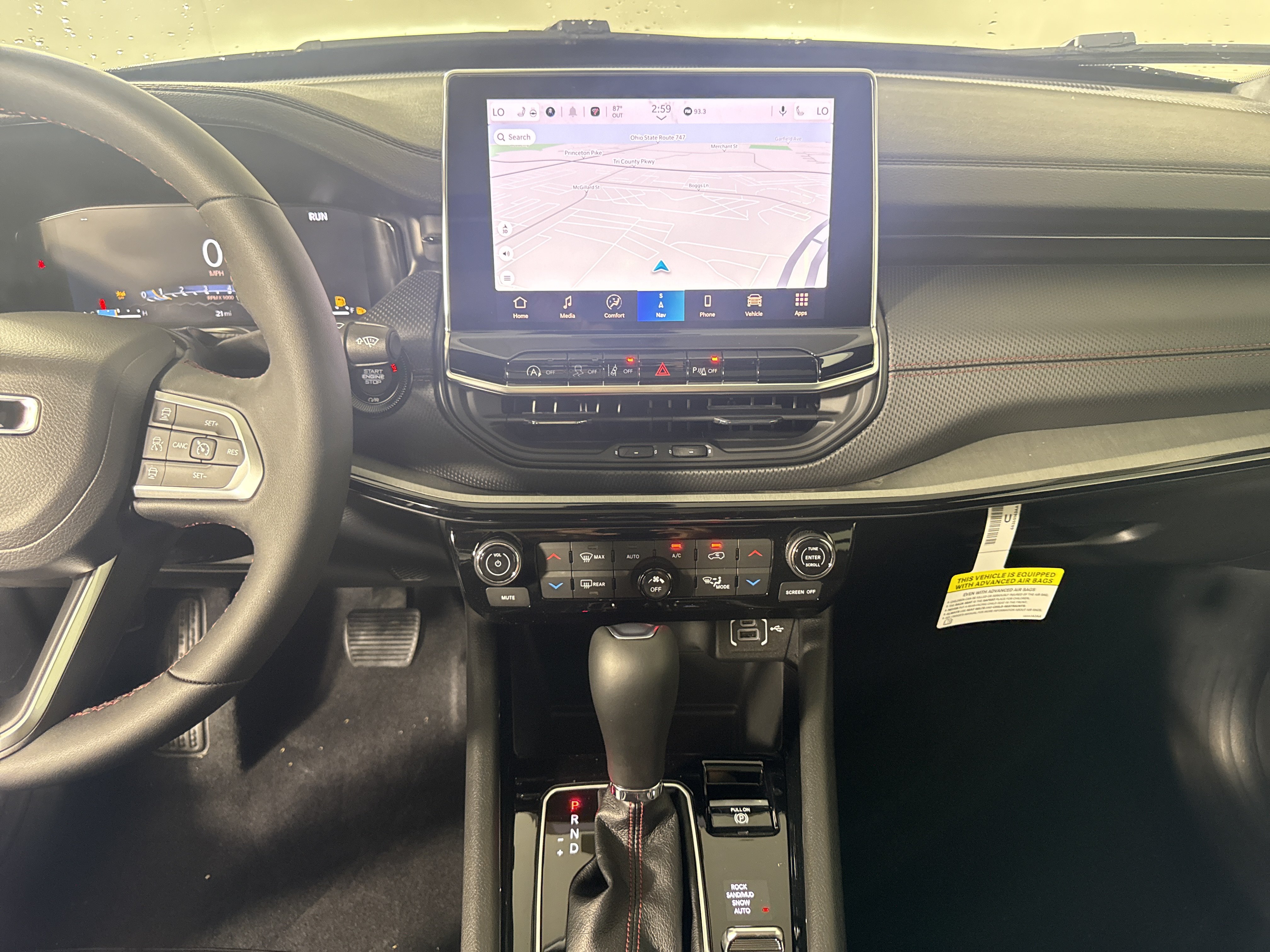 New 2026 Jeep Compass Trailhawk w/ Sun, Sound & Navigation Group AWD/4WD image 25