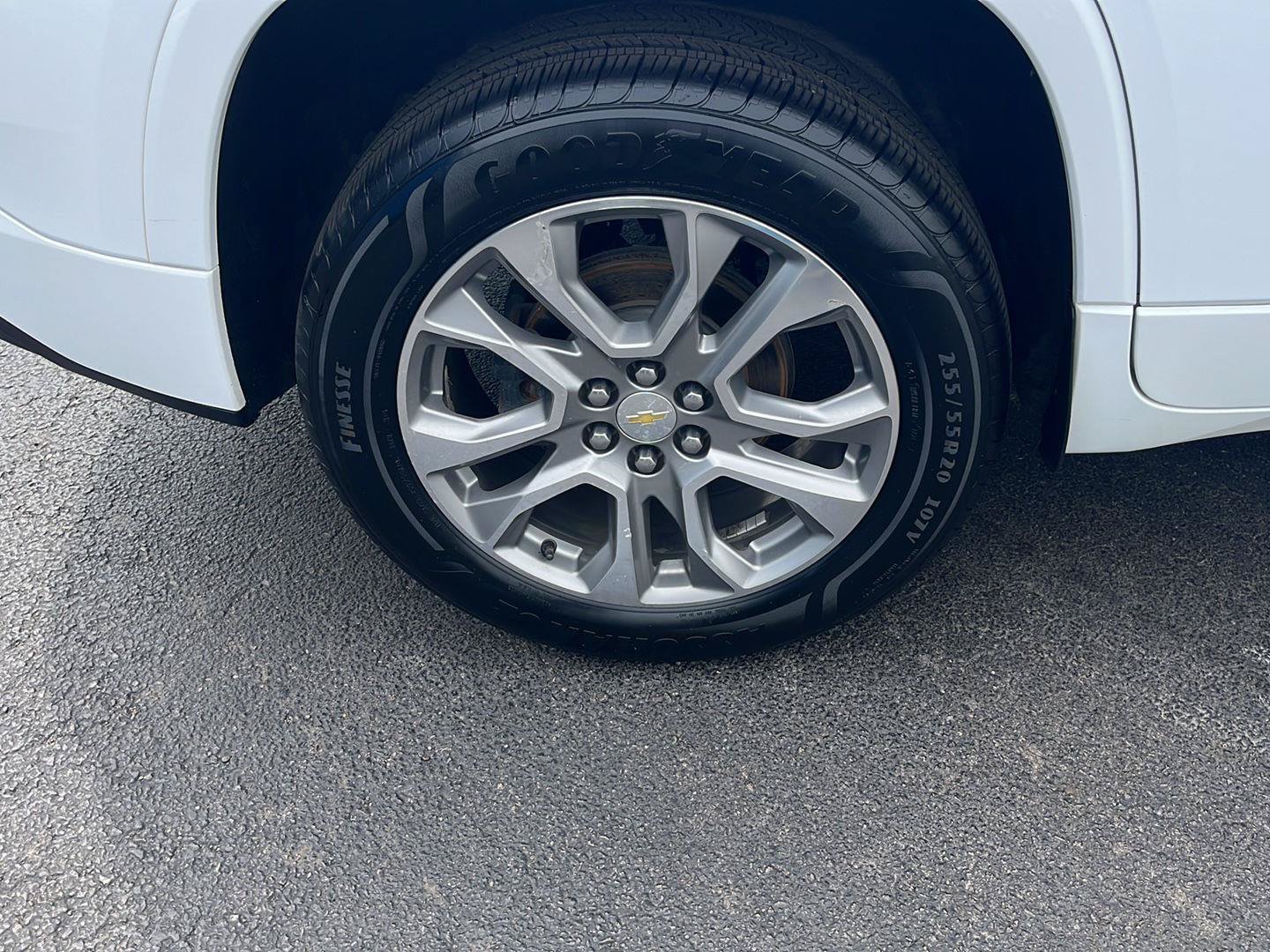 Used 2019 Chevrolet Traverse Premier AWD/4WD image 39