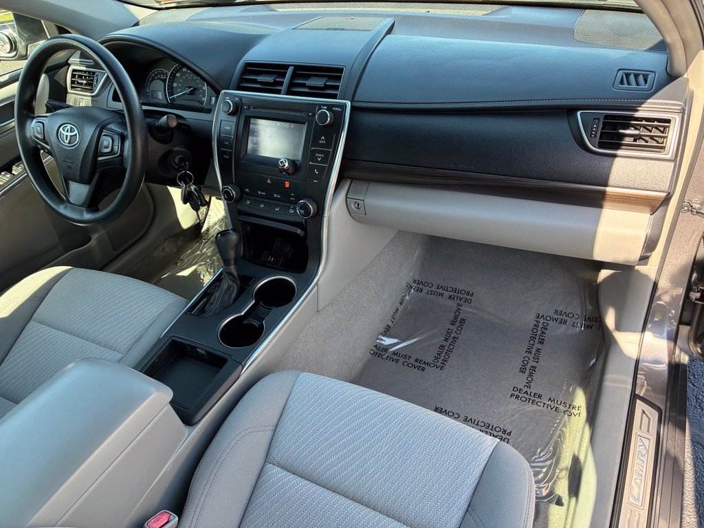Used 2015 Toyota Camry LE FWD image 27