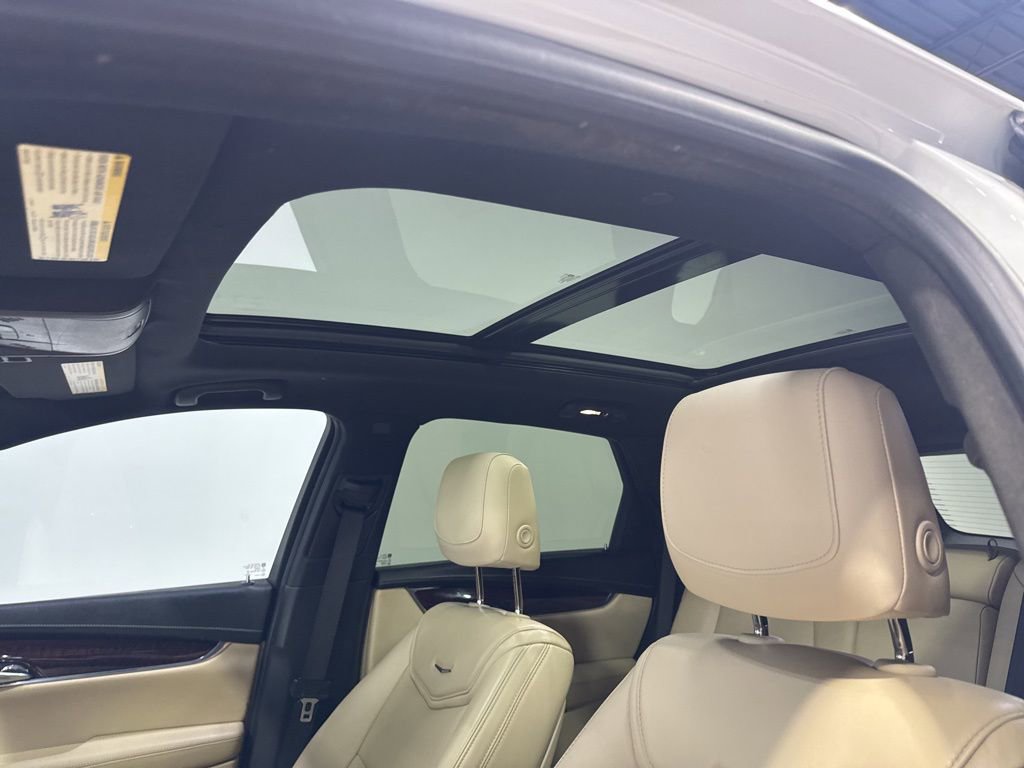 Used 2017 Cadillac XT5 Luxury w/ Driver Awareness Package FWD image 30