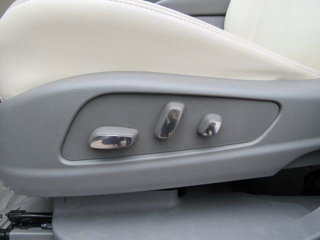 Used 2024 Cadillac XT6 Premium Luxury w/ Technology Package image 16